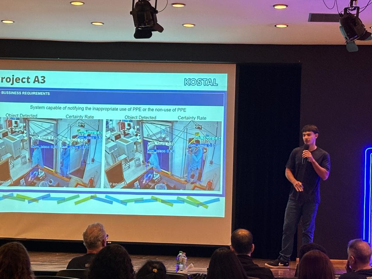 Nicolas apresentando o sistema de visão computacional para segurança industrial na KOSTAL
